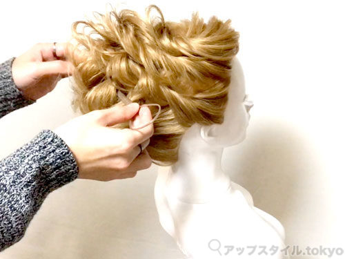 ヘアアレンジ ストレートベースで作る モヒカン風カールアップ