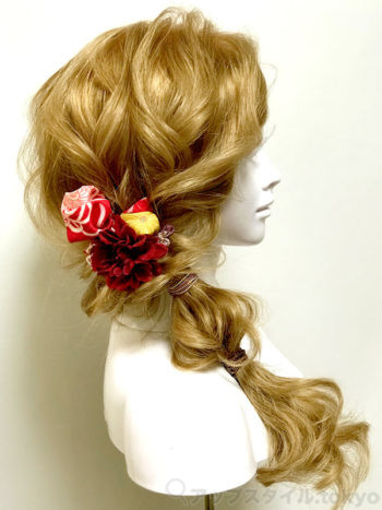 卒業式 髪型 ゆるウェーブが大人らしい サイド編みおろしスタイル